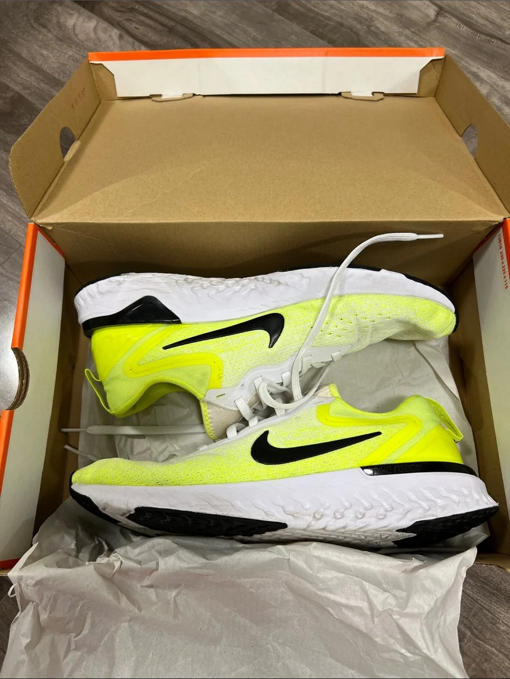🔥🔥Nike Men’s Neon Yellow and Black Running Shoes - ODYSSEY REACT